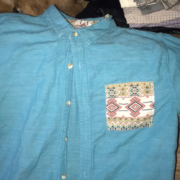 Short sleeve button down - Picture 2 of 3